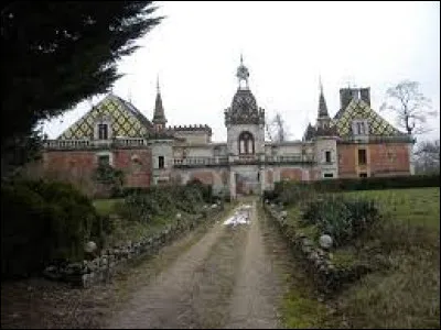 Je vous emmène en Bourgogne-Franche-Comté à la découverte du château des Tourelles, à Chevigny-en-Valière. Village de l'arrondissement de Beaune, il se situe dans le département ...