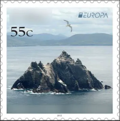 Il y a beaucoup moins de ''trèfle''* depuis le XIXe s., mais l'endroit ne manque sûrement pas d'/de... [Complétez avec ce que vous pensez !]