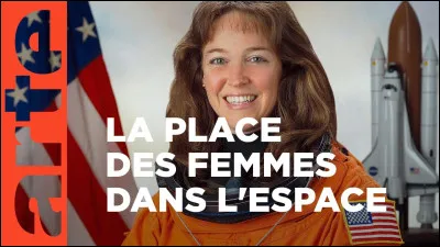 Dans quelle chanson entend-on les paroles "Avec leurs gestes pleins de charme" ?