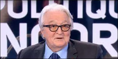 Cet avocat et homme politique, proche de Mitterrand dont il a été ministre des relations extérieures de 1984 à 1986 et des affaires étrangères de 1988 à 1993, se nomme ...