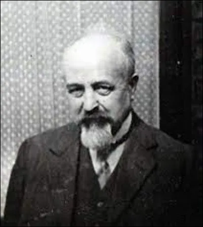 Cet imprimeur et éditeur belge, fondateur des éditions qui portent son nom et créateur du "Journal de Spirou", c'est Jean ...