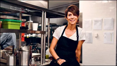 Dans quelle ville des États-Unis la cheffe cuisinière française Dominique Crenn a-t-elle ouvert plusieurs restaurants avec succès ?