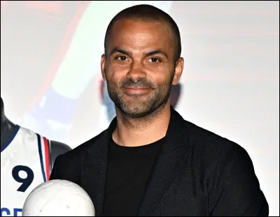 Avec quelle équipe, où il a passé l'essentiel de sa carrière, le Français Tony Parker a-t-il été une star du championnat américain de basket-ball ?