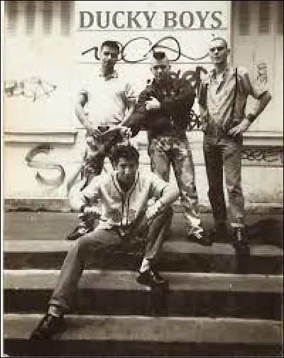 Quelle autre organisation a été créée en 1983 pour combattre les naziskins de Serge Ayoub dans les rues de Paris ?