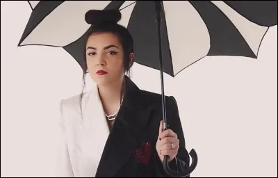 Quelle chanson de Hoshi sort en 2020 ?