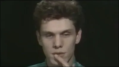 Méfiez-vous, dans le parking des anges, j'ai les yeux revolver. Quel est mon prénom ?