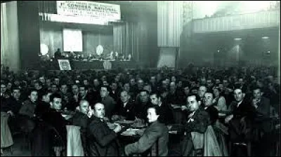 Ce 12 avril, le syndicat Force Ouvrière, né d'une division de la CGT quelques mois plus tôt, tient son congrès constitutif : c'était en ...