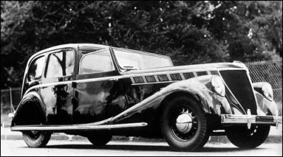 Quel est le nom de cette voiture, produite par Renault en 1938 et 1939, et dont une version spéciale sera conçu pour le maréchal 
Pétain ?