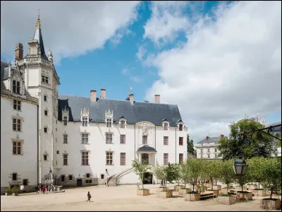 Où se trouve le château des ducs de Bretagne ?