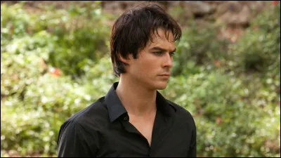 Quel âge a Damon Salvatore ?