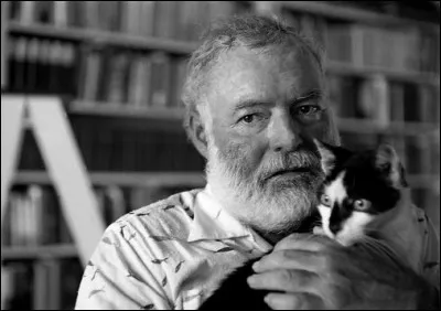 Qui est cet auteur américain attiré par la violence et la mort qui n'hésita pas à couvrir des guerres en tant que correspondant ?