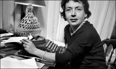 Romancière, dramaturge et scénariste elle fut l'une des novatrice du récit. Qui est cette écrivaine adepte de la déstructuration ?