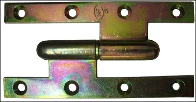 Quelle est cette pièce en P qui permet la rotation d'une partie mobile sur une partie fixe ?