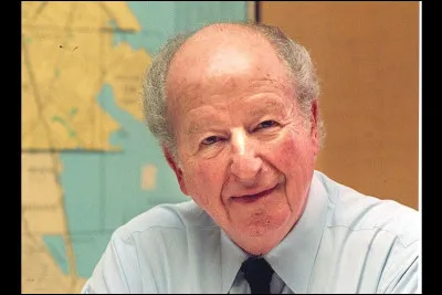 Par qui et quand le terme péjoratif beatnik a-t-il été employé pour la première fois, pour désigner les membres de la beat génération ?