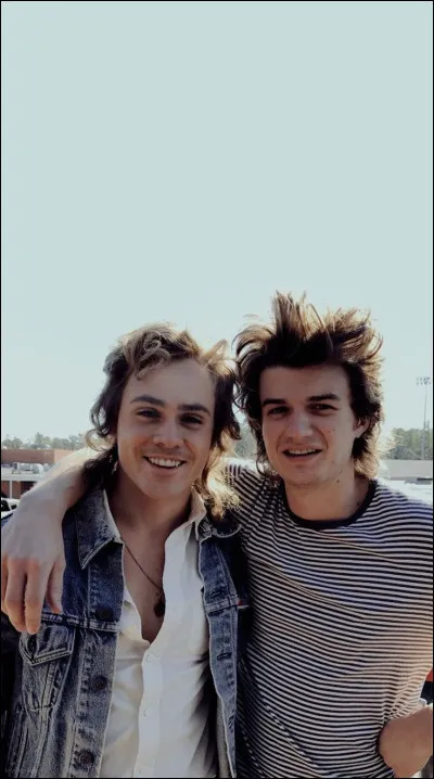 Choisi un outfit. (1)