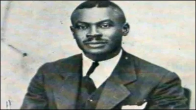 Qui est considéré comme le fondateur du mouvement rastafari ?