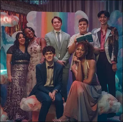 Qu'arrive-t-il lors du bal au lycée ?