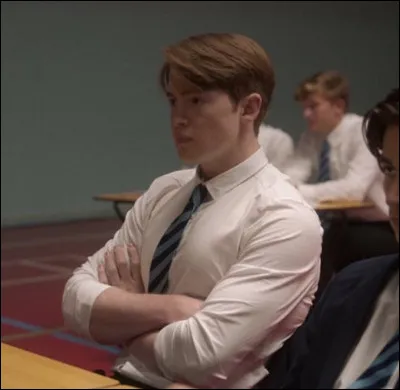 Dans le tome 5, pourquoi Nick stresse par rapport aux études ?