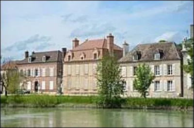 Village de l'arrondissement d'Épernay, à la confluence avec la Seine et l'Aube, Marcilly-sur-Seine se situe dans le département ...