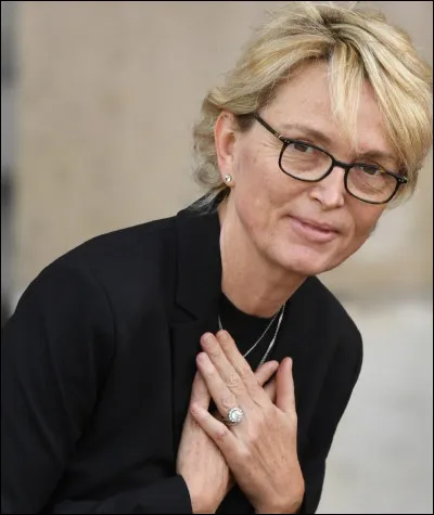 Quant à moi, je n'ai jamais été la femme d'un ancien président de la République, seulement sa fille, c'est déjà pas mal. Quel est mon prénom ?