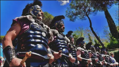 Dangereuse garde privée des empereurs romains ne se privant pas d'éliminés un bon nombre d'entre eux. Qui sont-ils ?