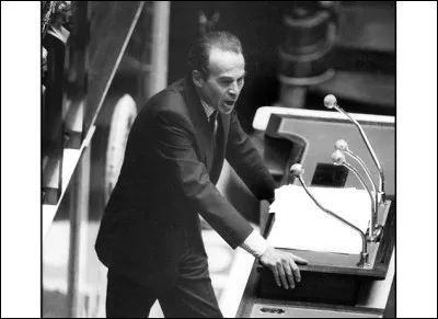 Il lui faudra batailler encore pour imposer l'abolition de la peine capitale en 1981. À ce moment-là, les Français étaient ...