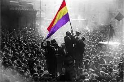 Ce 14 avril, la République est proclamée en Espagne ; le roi - Alphonse XIII - quitte aussitôt le pays, sans abdiquer : c'était en ...