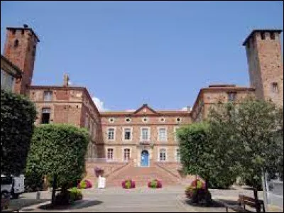 Je vous propose de partir à la découverte du château de Richard Cur de Lion, à Saint-Nicolas-de-la-Grave. Ville de l'arrondissement de Castelsarrasin, traversée par la Garonne, le Tarn ou la Sère, elle se situe dans le département ...