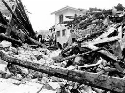 Lors de quelle décennie un séisme au Frioul en Italie a-t-il eu lieu ?