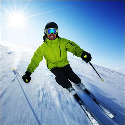 Quel skieur français détient le record du nombre de victoires pour un skieur tricolore, grâce entre autre à ses 10 victoires en combiné alpin ?