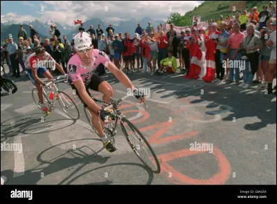 Lors de quelle décennie Laurent Jalabert a-t-il pris sa retraite professionnelle ?