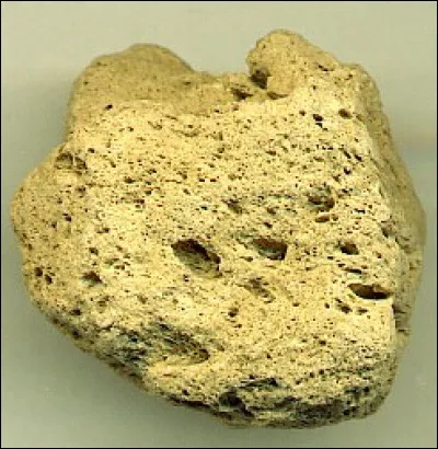 De qui est la nouvelle dont François Truffaut a tiré son premier film "les Mistons" ?