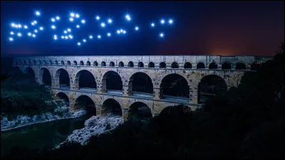 Quel genre de pont le pont du Gard est-il ?