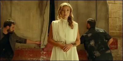 Dans quel pays est née Soyona Santos, la dresseuse du genre Atrociraptor ?