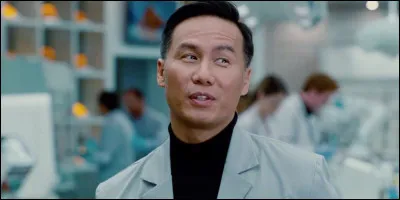 Quelle est l'origine du dr. Henry Wu, le généticien en chef des deux parcs ?