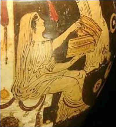 C'est la première femme humaine, façonnée dans l'argile par Héphaïstos et animée par Athéna :