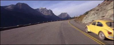 La voiture de Jack Torrance est une Coccinelle jaune.