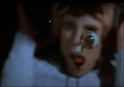 Meurtres en 3 Dimensions est le seul Vendredi 13  avoir une musique de gnrique plutt de style :