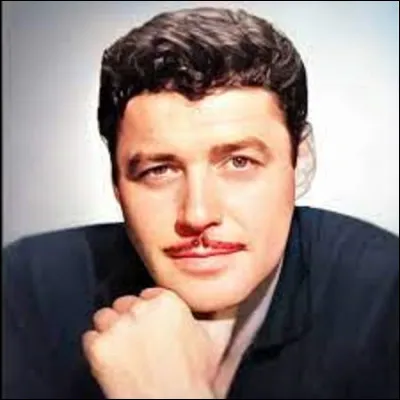 Acteur italo-américain, Armando Joseph Catalano, dit Guido Armando puis Guy Williams est un acteur né le 14 janvier à New York et mort à Buenos Aires le 30 avril 1989. Resté célèbre pour son rôle de Don Diego de la Vega, dit Zorro, tourné par les studios Disney de 1957 à 1961, quel était le grade du gros et stupide Garcia que le héros ridiculisait souvent ?