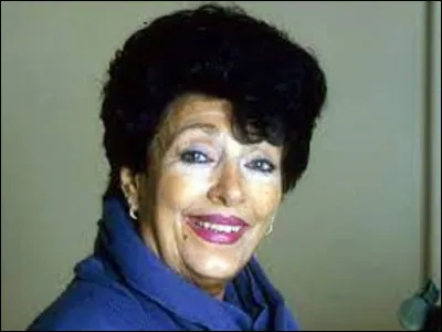 Née Micheline Etevenon, Micheline Dax est une actrice et chanteuse qui a vu le jour à Paris le 3 mars, et qui s'est éteinte à Roinville-sous-Dourdan (Essonne) le 27 avril 2014. Dans le film ''Vos gueules les mouettes ! '', en 1974, de et avec Robert Dhery, avec quel autre acteur joue-t-elle ?