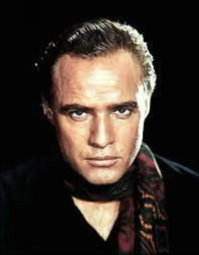 Acteur et réalisateur américain, Marlon Brando a vu le jour à Omaha (Nebraska) le 3 avril et est mort à Los Angeles le 1er juillet 2004. Durant sa carrière il reçut deux fois l'Oscar du meilleur acteur. En 1955, pour ''Sur les quais'', et le second en 1973. Pour quel film ?