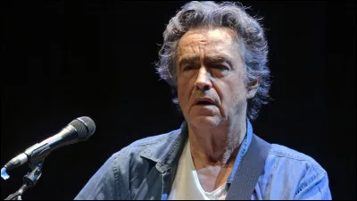 Quel chanteur français a sorti, en septembre 2011, l'album "Grand Lièvre" ?