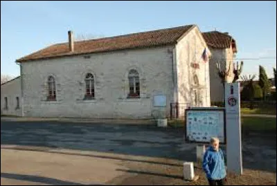 Village Girondin, La Roquille se situe dans l'ex région ...