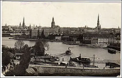 Ce 18 novembre, la Lettonie proclame son ind&eacute;pendance en tant que R&eacute;publique : c'&eacute;tait en ...