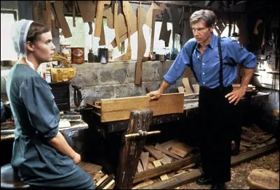 En 1985 il joue, dans un film mélodramatique, le rôle d'un personnage qui traque un jeune avec des tueurs à gage à ses trousses. Quel est ce film ?