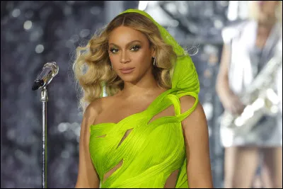 Comment se nomme cette chanteuse ?