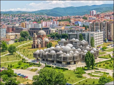 Quel pays n'est pas frontalier au Kosovo ?