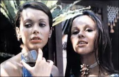 "Emmanuelle", film érotique avec Sylvia Kristel, Alain Cuny, Marika Green et Christine Boisson, sorti le 26 juin 1974 en France, est un film réalisé par ...