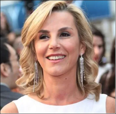 Quel est le prénom de cette journaliste et animatrice française dont le nom en verlan est Rirafer ?