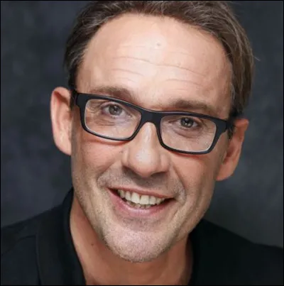 Quel est le prénom de cet animateur, humoriste et producteur français dont le nom en verlan est Betcour ?